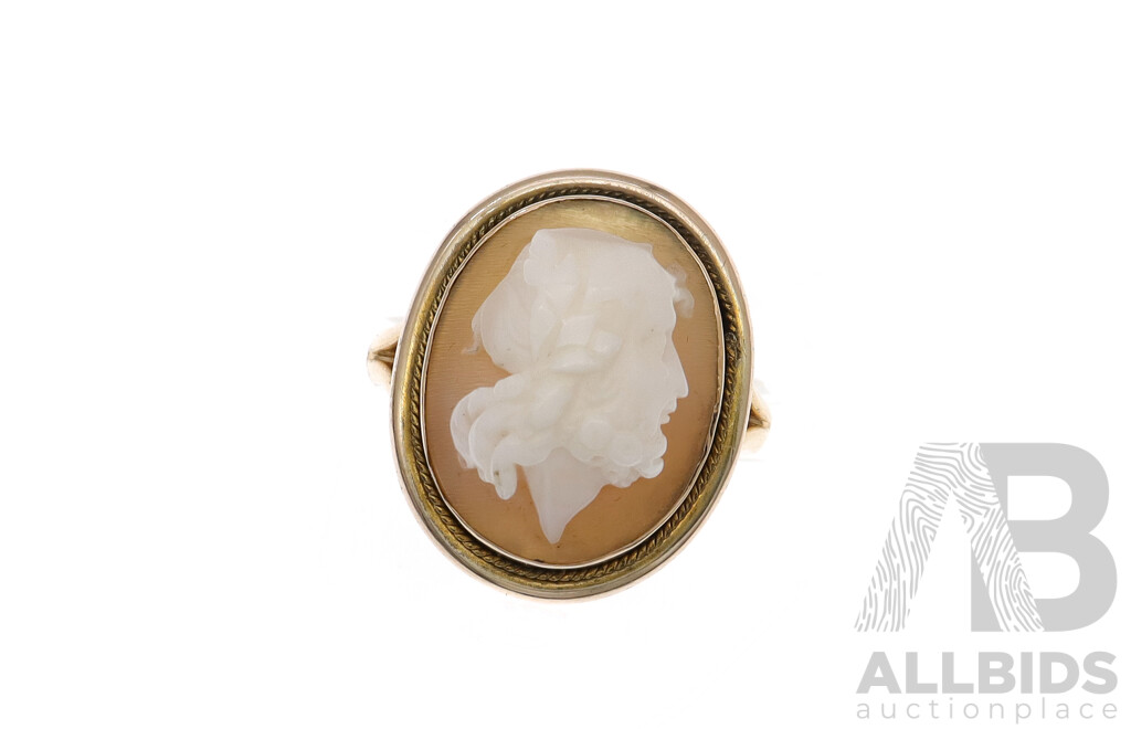 9ct Vintage Shell Cameo Ring, Size L1/2, 7.28 Grams