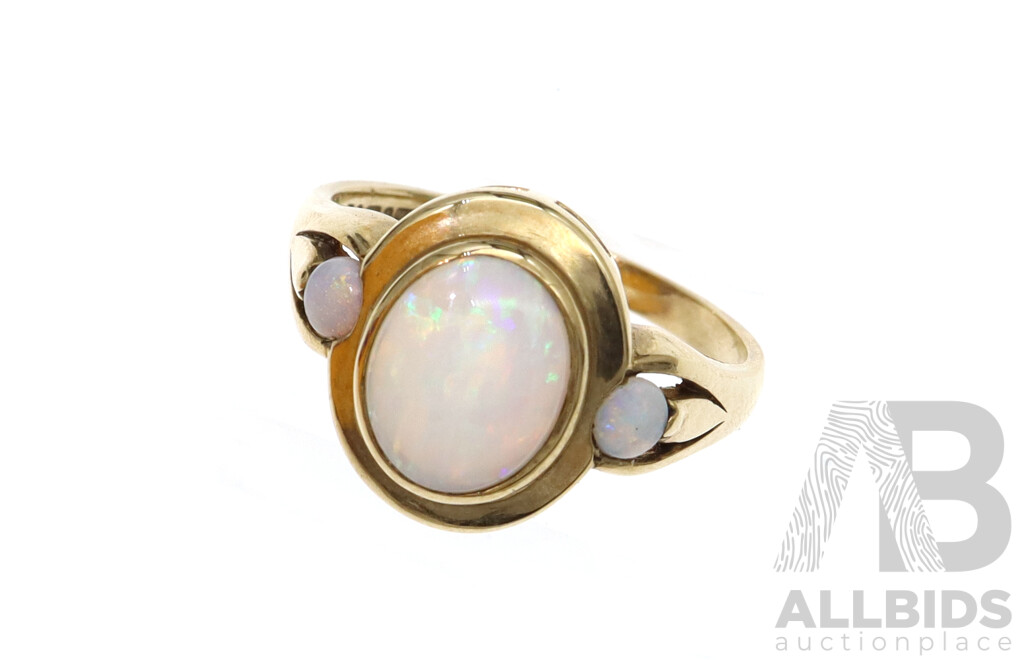 9ct Vintage Three Stone Opal Cabochon Ring, Size P, 3.90 Grams