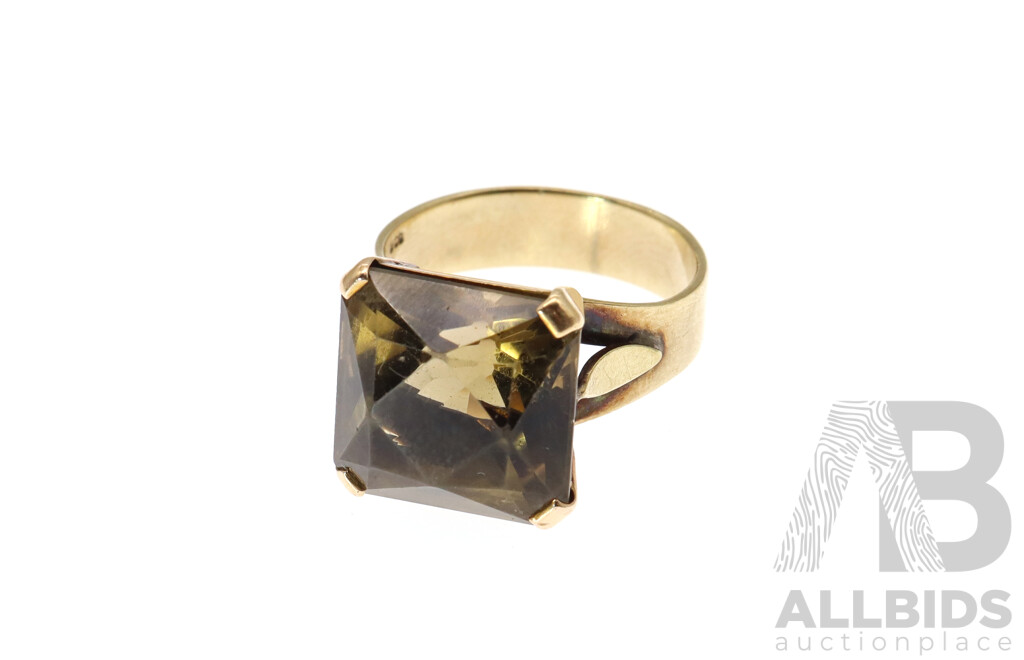 9ct Vintage Smoky Quartz Cocktail Ring, Size Q, 7.46 Grams