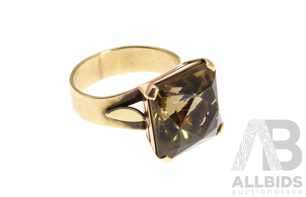 9ct Vintage Smoky Quartz Cocktail Ring, Size Q, 7.46 Grams