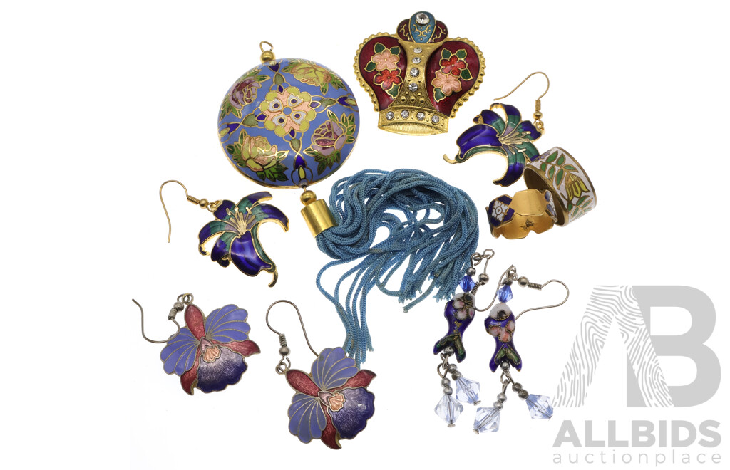 Collection of Vintage Cloisonne Jewellery Items Including Pendant, Rings, Earrings and Brooch