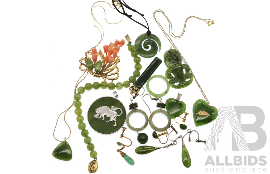 Nephrite Jade Vintage Jewellery Collection Including Bracelet, Brooch, Earrings and Pendants