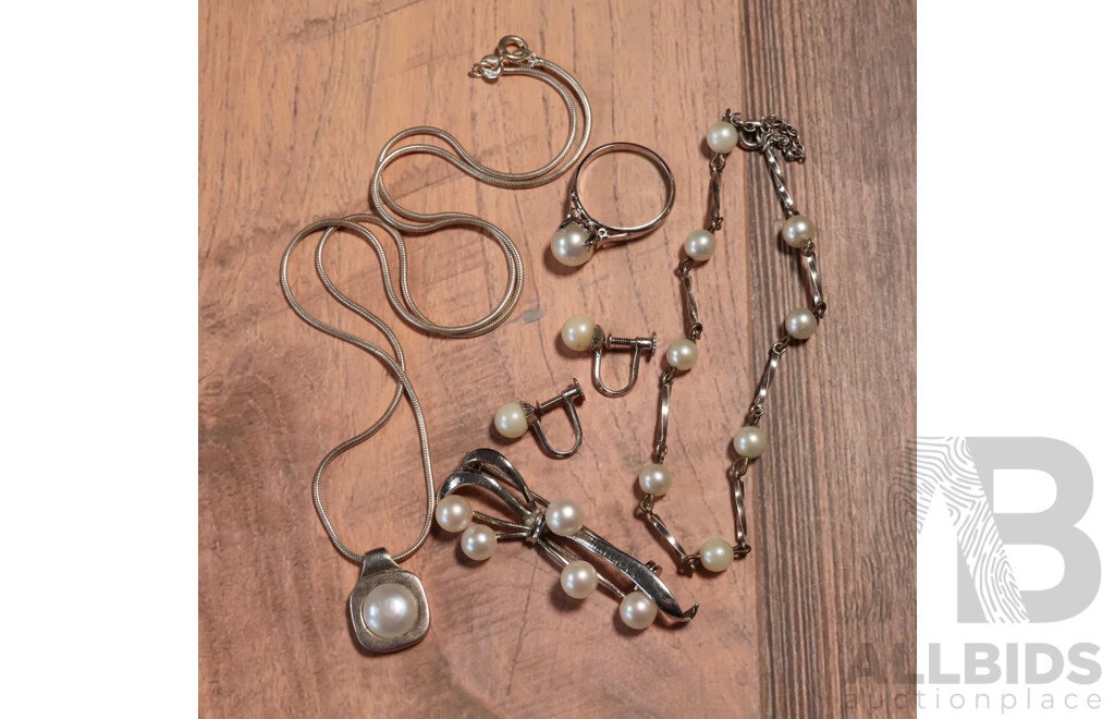 Vintage Sterling Silver & Cultured Pearl Suite Including Brooch, Necklace, Bracelet, Earrings, Ring, 19.66 Grams