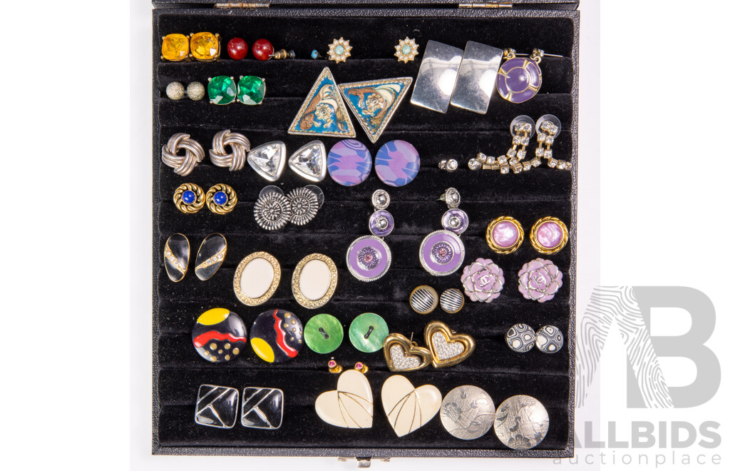 Assorted Vintage (28) Pairs of Stud Earrings in Display Box