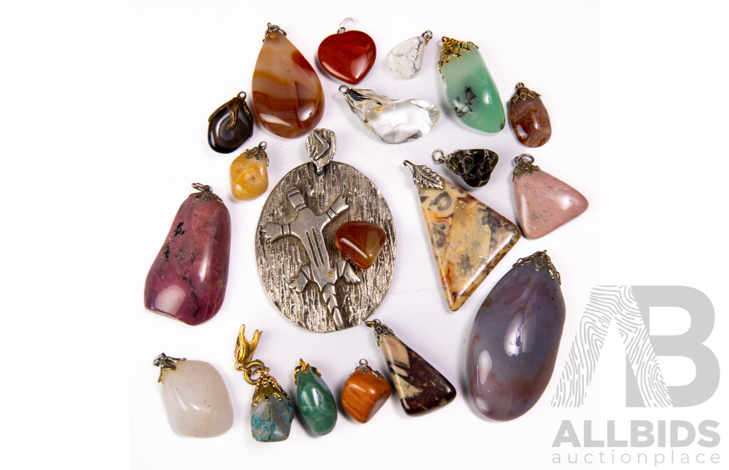 Natural Gemstone Crystal Pendants, Collection of (19) as New in Silver/gold Tones