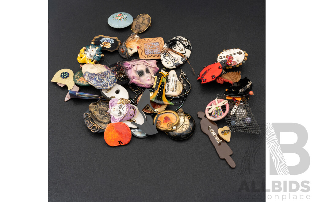 Wonderful Collection of (33) Vintage Brooches Including Many Handmade