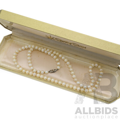 Star of Siam Vintage Cultured Pearl Stand with Silver Clasp, in Original Presentation Box, 65cm