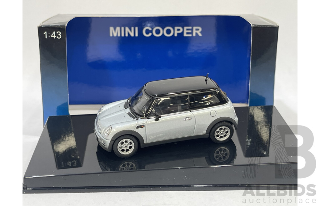 Auto Art Mini Cooper  - 1/43 Scale