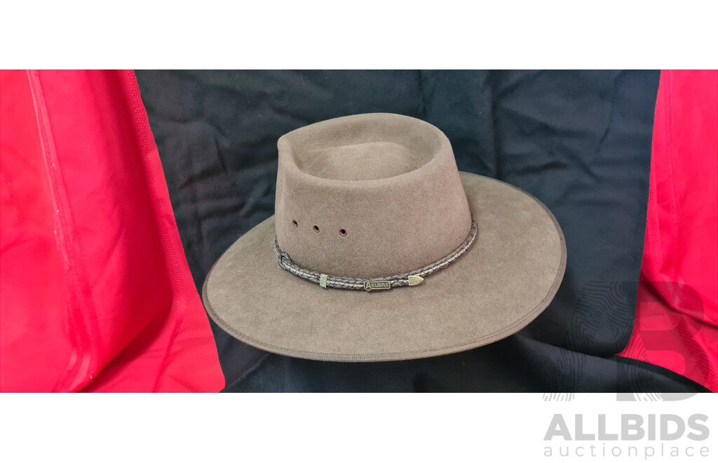 L16 - Genuine Akubra Hat