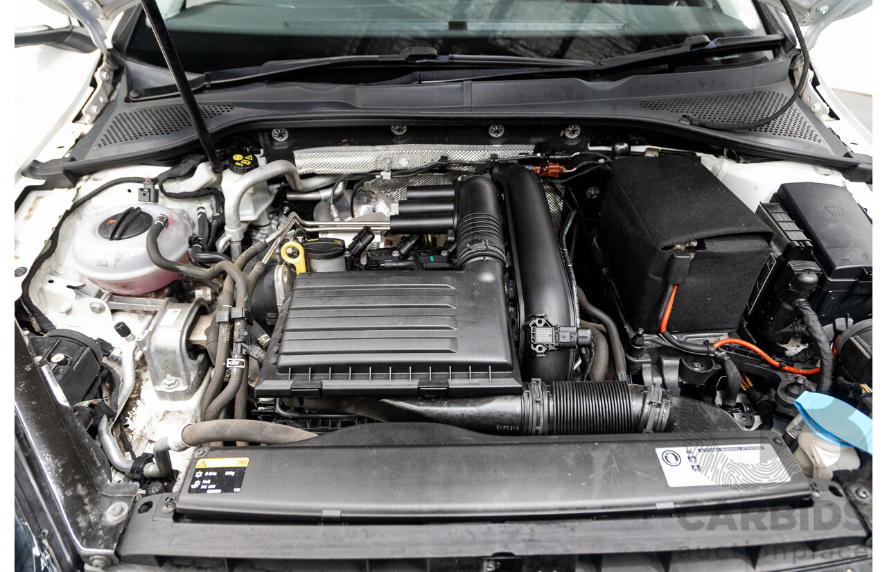 09/2015 Volkswagen Golf 92 TSI Trendline MY16 5D Hatchback White Turbo 1.4L
