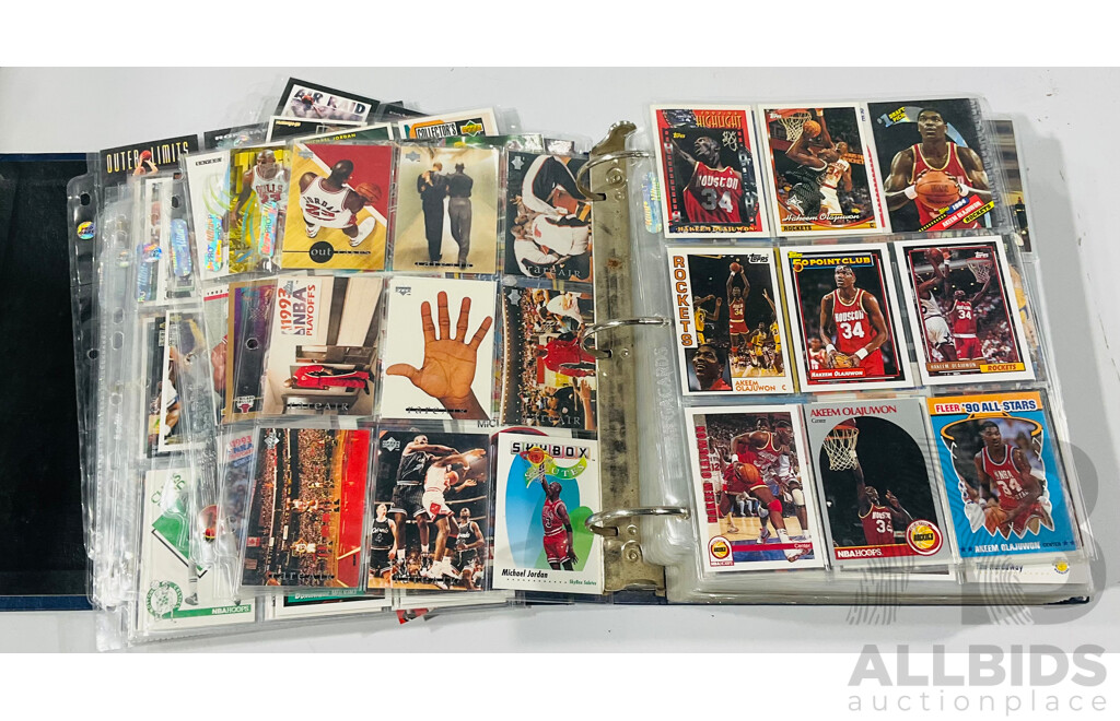 Approx 480 Basketball Circa 1990-1993 in Sleeves, Alongside Beckett Publications Blue Folder Plus More Loose Sleeves