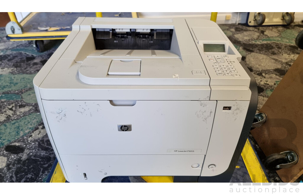 HP LJ 3015 SN VNBJ98S068 Printer