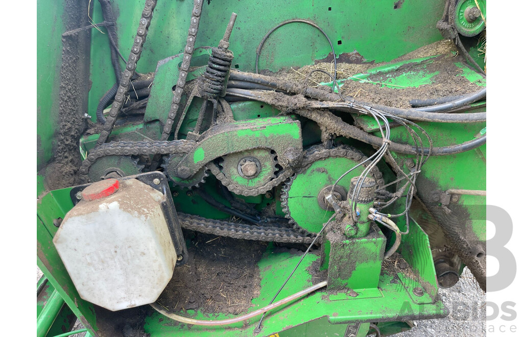 JOHN DEERE Round Baler