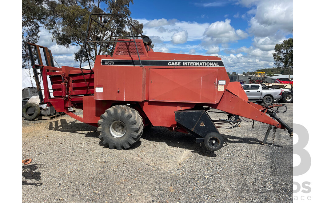 CASE 8570 Large Square Baler