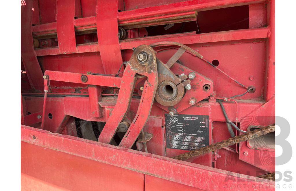 CASE 8570 Large Square Baler