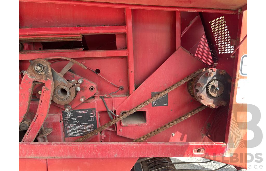 CASE 8570 Large Square Baler