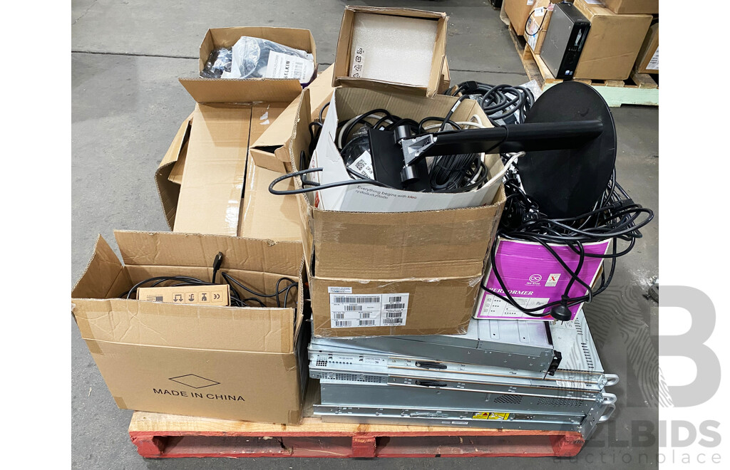 Pallet Lot of Assorted Servers/Server Rails/Power Cords/Display Cables/Switch Datastack Cables