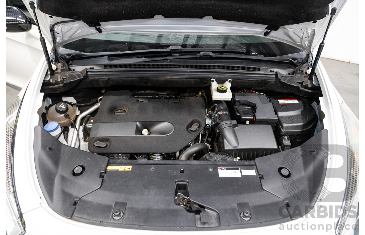 02/2016 Citroen DS5 D-Sport MY16 5D Hatchback Blanc Nacre Pearl White Metallic Turbo Diesel 2.0L