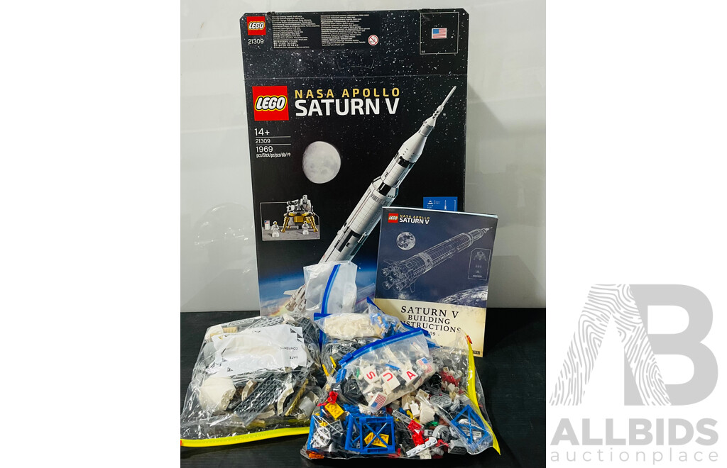 Retired Lego Set, Lego Ideas 17, NASA Apollo Saturn V, 21309, in Original Box