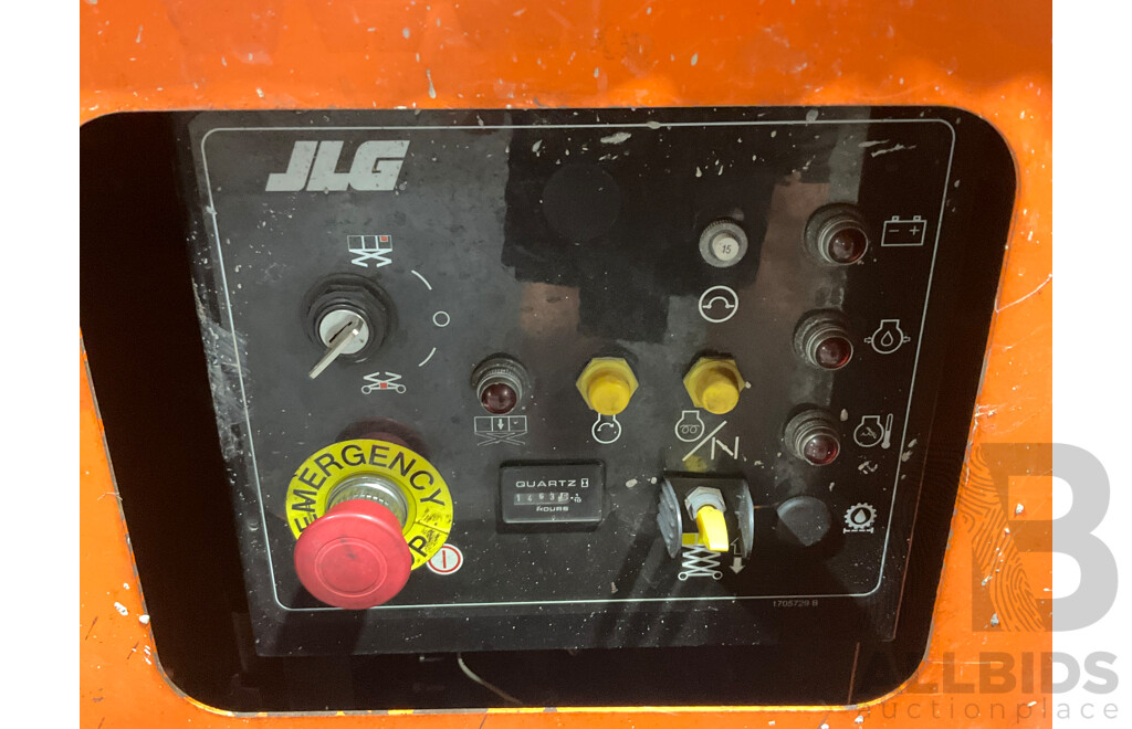 JLG 260MRT Scissor Lift