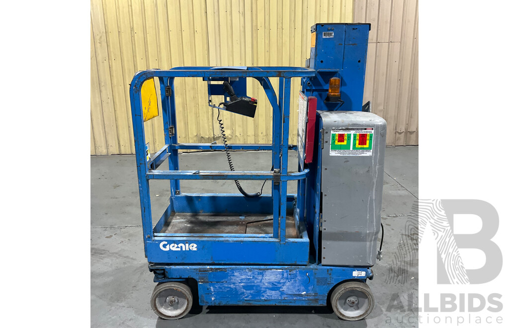 Genie 2013 GRC-12 12ft Vertical Manlift