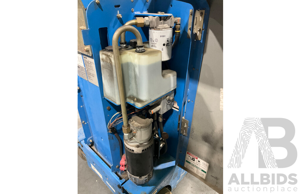 Genie 2013 GRC-12 12ft Vertical Manlift