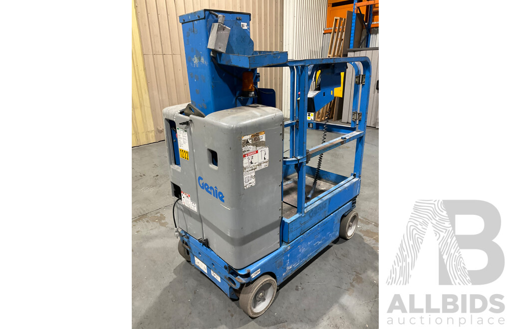 Genie 2013 GRC-12 12ft Vertical Manlift