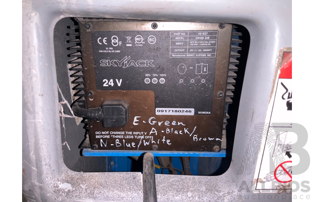 Genie 2013 GRC-12 12ft Vertical Manlift