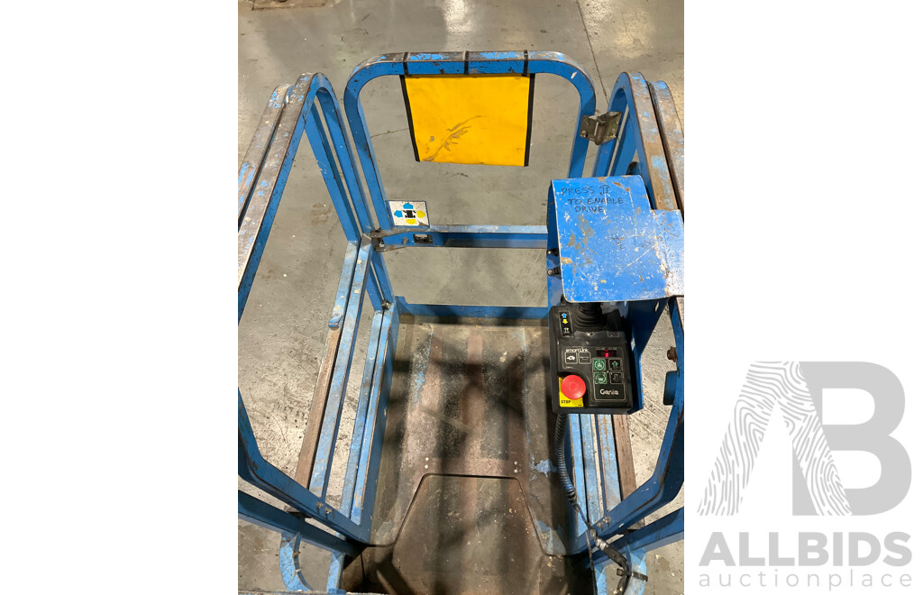 Genie 2013 GRC-12 12ft Vertical Manlift