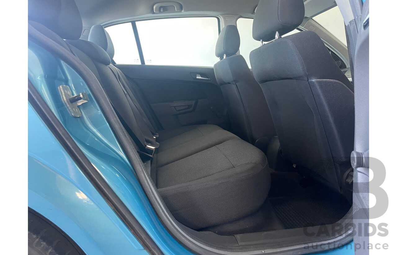 01/05 Holden Astra CD FWD AH 5D Hatchback Blue 1.8L