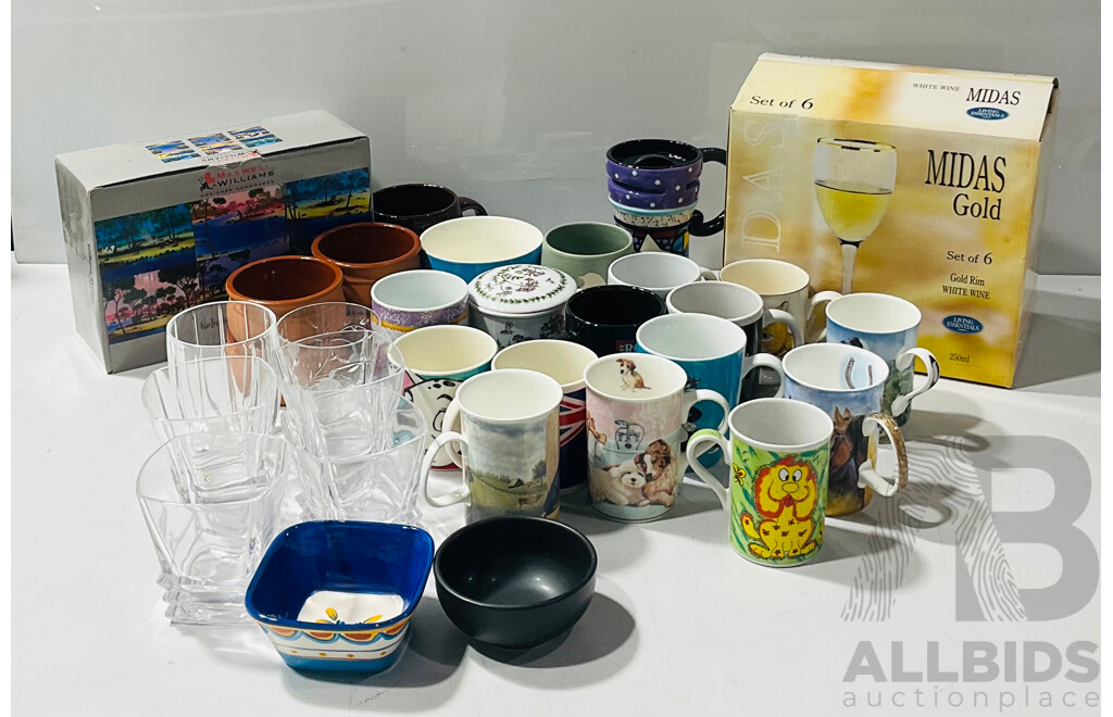 Large Collection of Varied Homewares Including Various Coffee Mugs, Set of Six Maxwell & Williams Waltzing Matilda by David Hart Mugs in Original Box and More