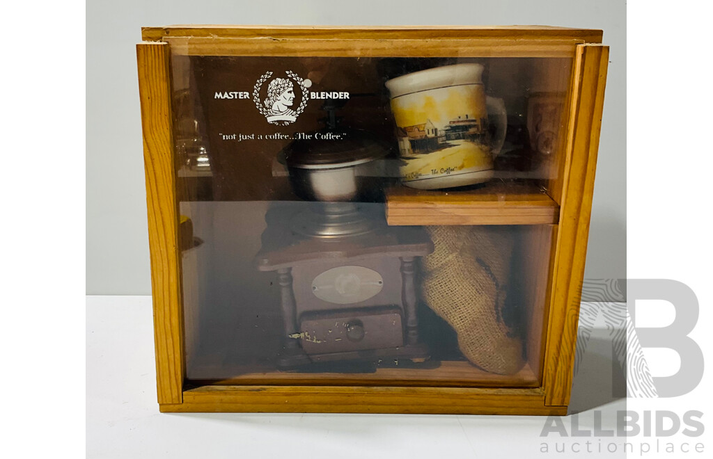 Vintage Coffee Grinder and Mug Set in Original Wooden Box