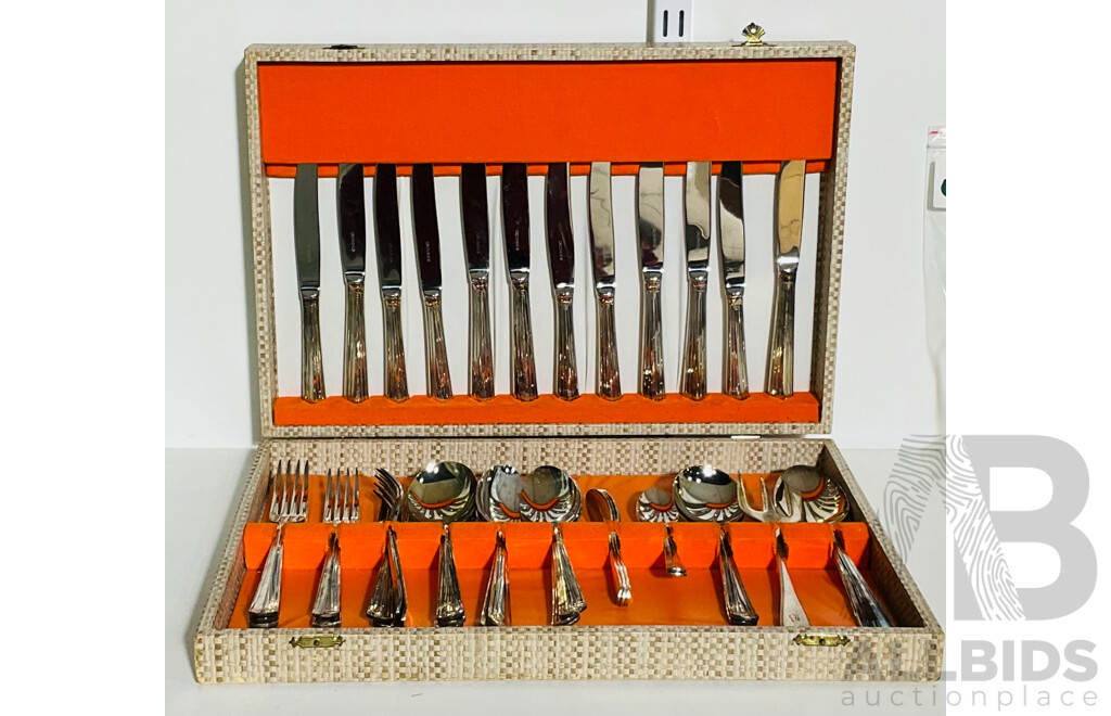Vintage Grosvenor Cutlery Set in Lined Case