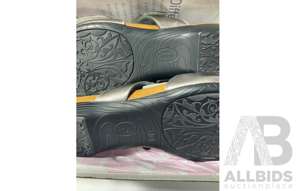 Pair of Homyped Kath Platinum Sandals in Original Box - Size 10D