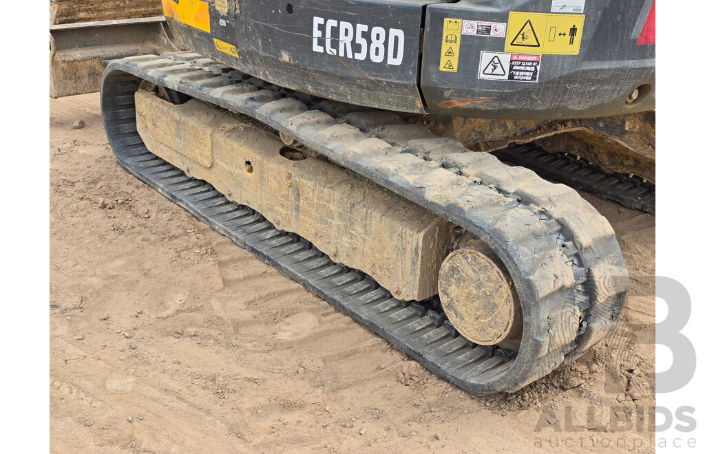 2014 Volvo ECR58D 5 Tonne Crawler Hydraulic Excavator Turbo Diesel 49hp 2.6L