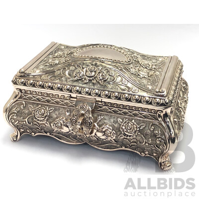 Silver Toned Velvet Lined Jewellery Box
