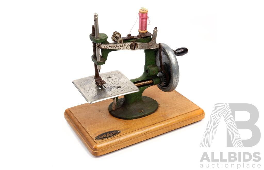 Antique Childs Grain Hand Cranked Sewing Machine