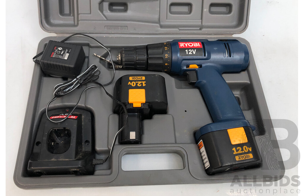 Ryobi CDL1202P 12 V Drill with Charger and 2x 12V Batteriers