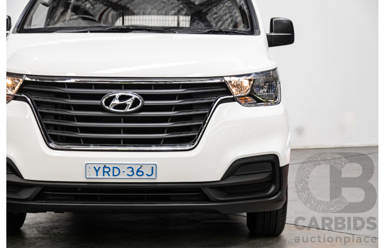 09/2020 Hyundai iLoad 3S LIFTBACK TQ4 MY21 4D Van White Turbo Diesel 2.5L