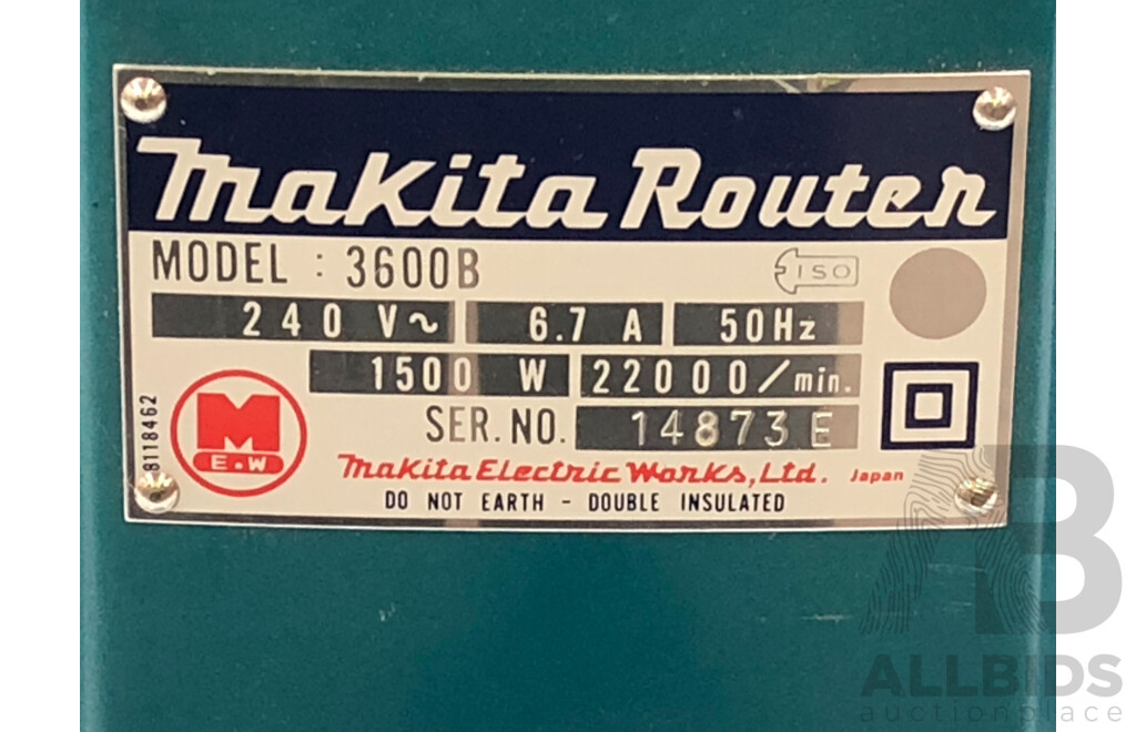 Makita 12.7mm D-Handle Electric Plunge Router