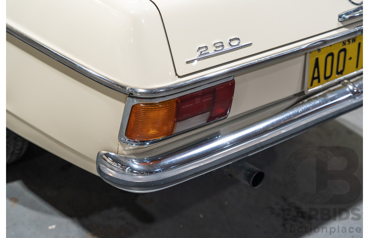 12/1970 Mercedes Benz 230 W114 4d Sedan Cream 2.3L