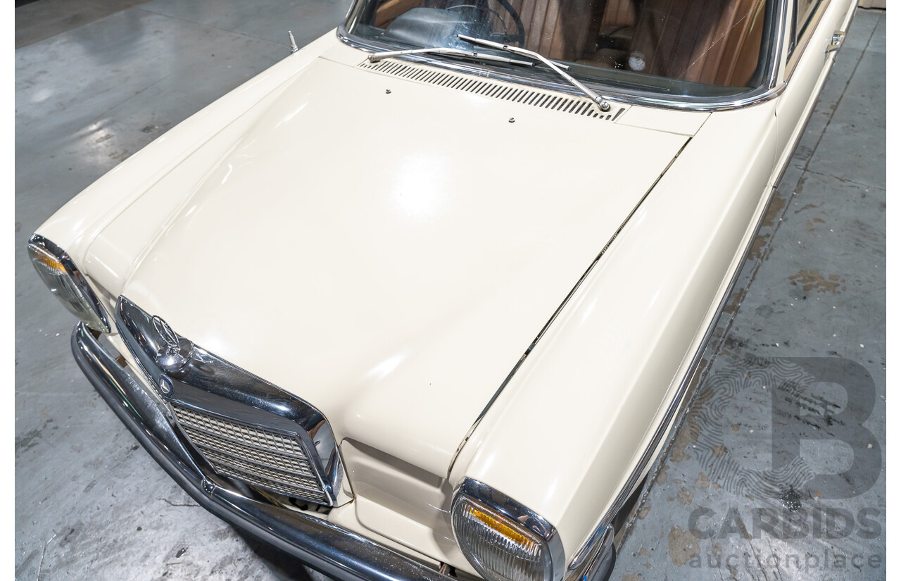 12/1970 Mercedes Benz 230 W114 4d Sedan Cream 2.3L