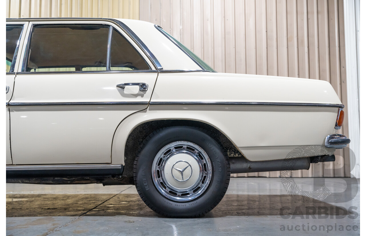 12/1970 Mercedes Benz 230 W114 4d Sedan Cream 2.3L