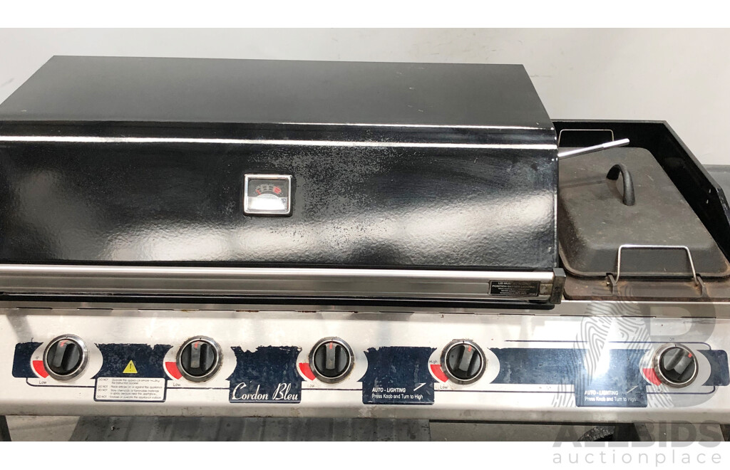 Cordon Bleu Quad Burner BBQ with Warming Tray and Cover