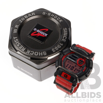 Boxed Men's Casio G-Shock Digital/Analogue Wrist Watch GA-400
