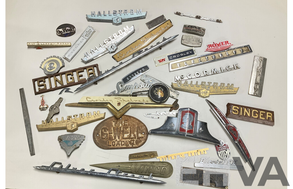 Collection of Vintage Refrigerator and Machinery Badges and Plaques Including Kelvinator, Simplex, English Electric, G-loader, L.J Gleeson, Westinghouse, Southern Cross, Singer and More
