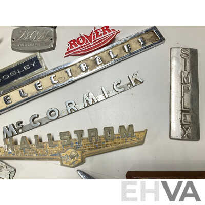 Collection of Vintage Refrigerator and Machinery Badges and Plaques Including Kelvinator, Simplex, English Electric, G-loader, L.J Gleeson, Westinghouse, Southern Cross, Singer and More