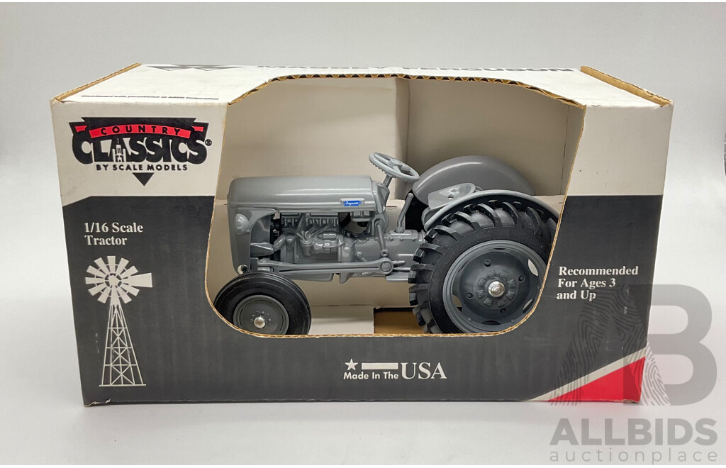 Boxed Country Classics Massey Ferguson TO-20, 1:16 Scale