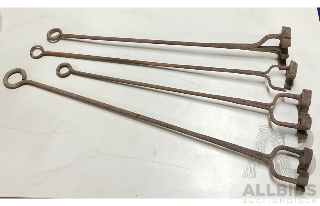Four Iron Cattle Branding Rods 'RS'