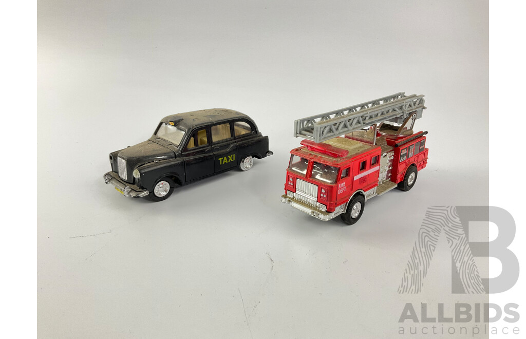 Assortment of Diecast Vehicles Including 1954 Mercury, VW, Jeep Cherokee, Lexus 300RX, UK Taxi, Lamborghini Hurricane